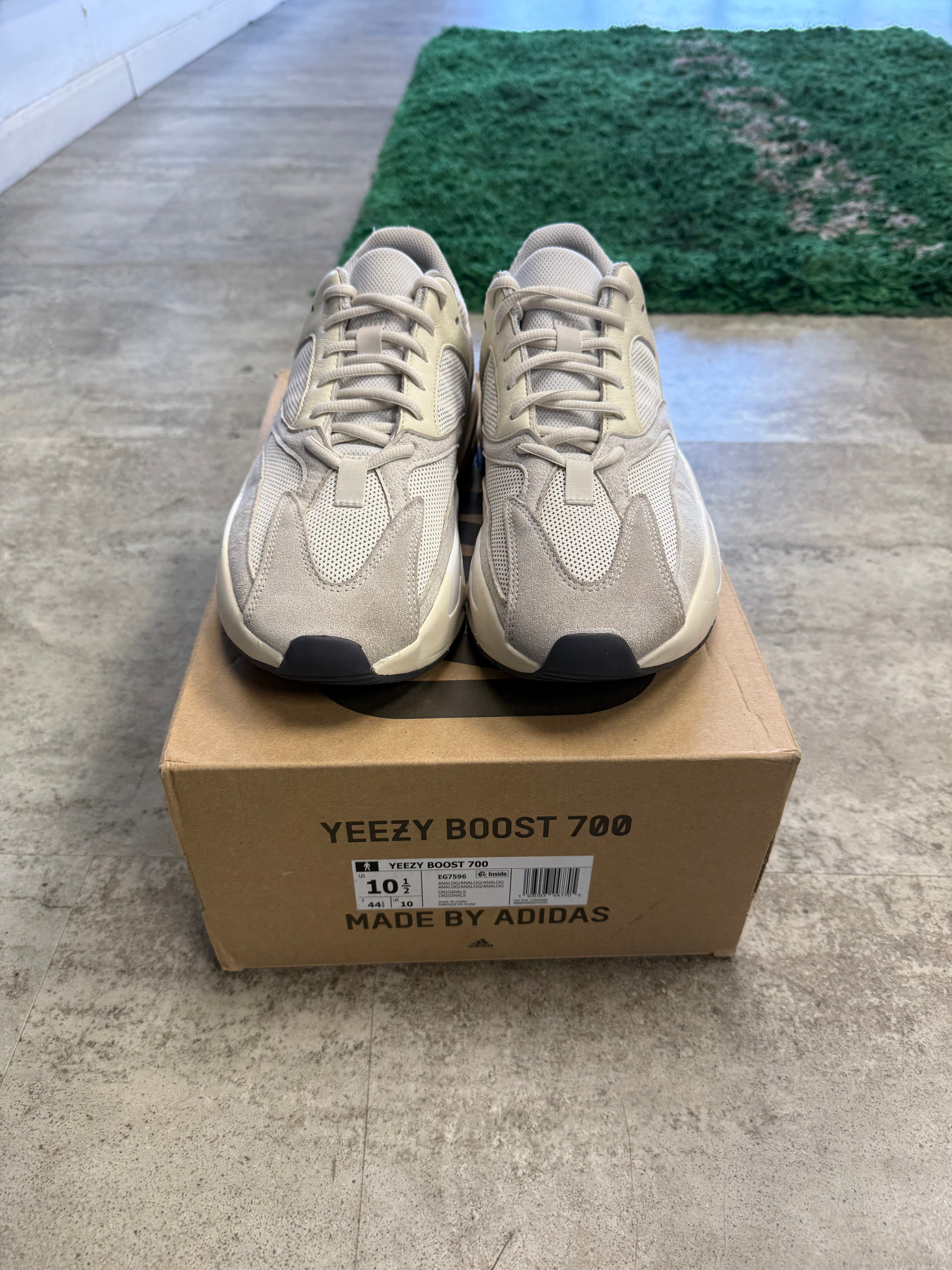Used Yeezy 700 Analog