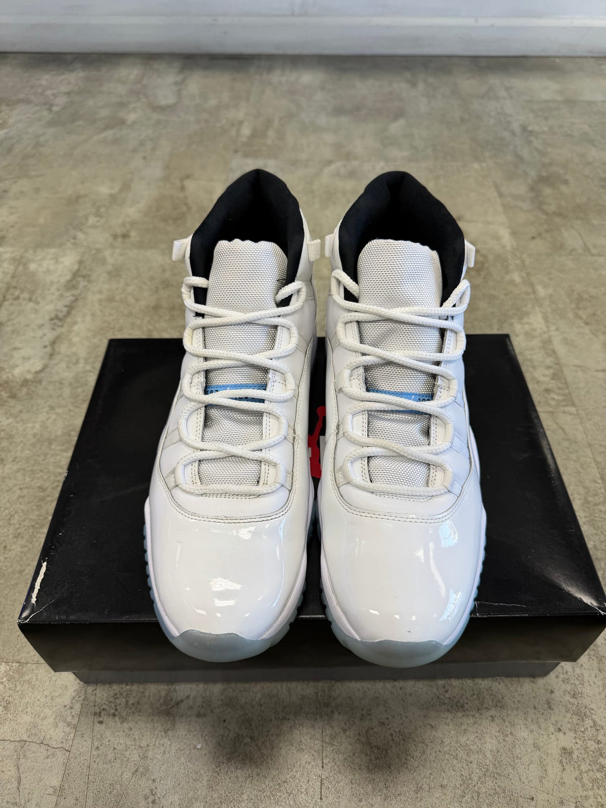 Jordan 11 Retro Legend Blue (2024)