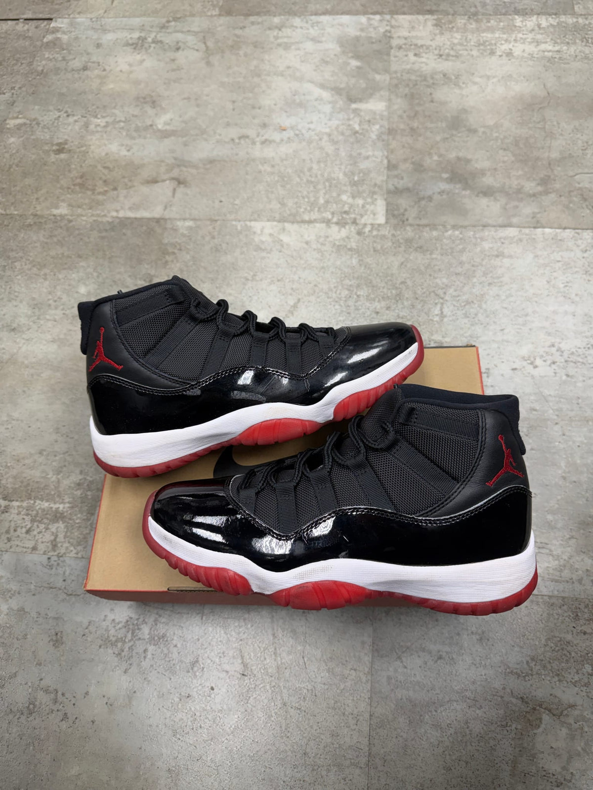 Jordan 11 Retro Playoffs Bred (2019)