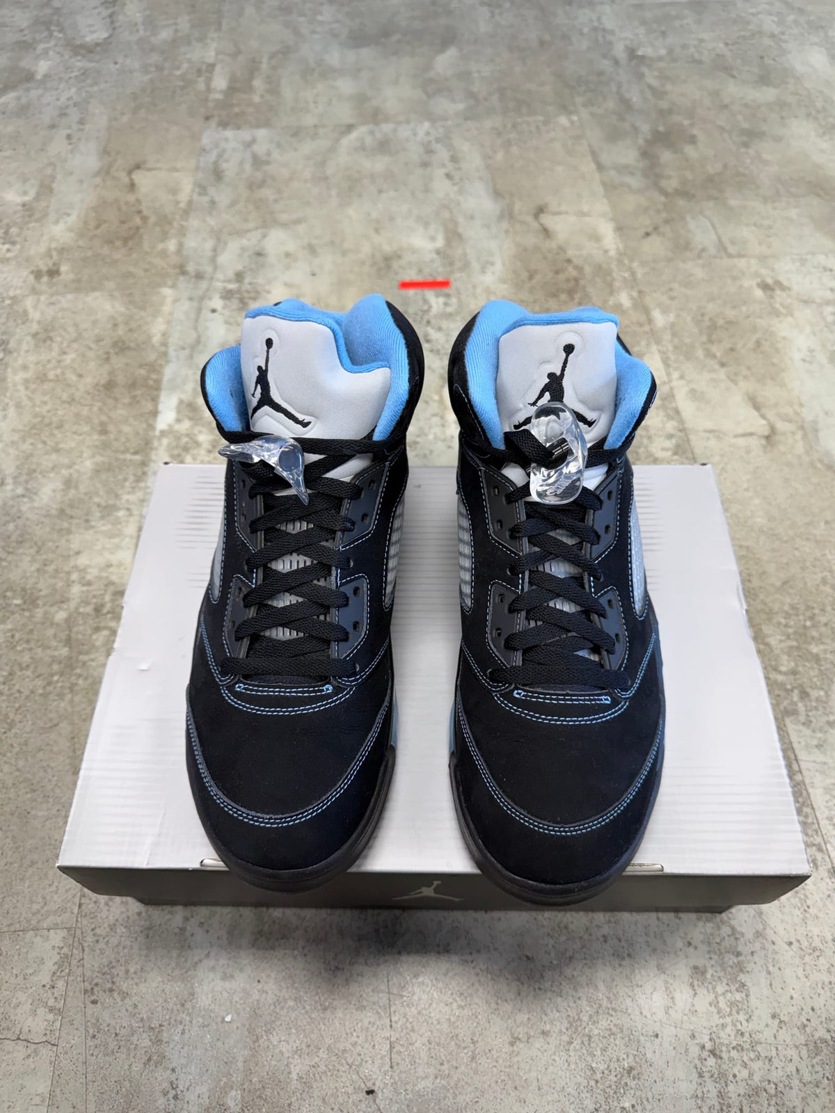 Jordan 5 Retro Black University Blue (2026)