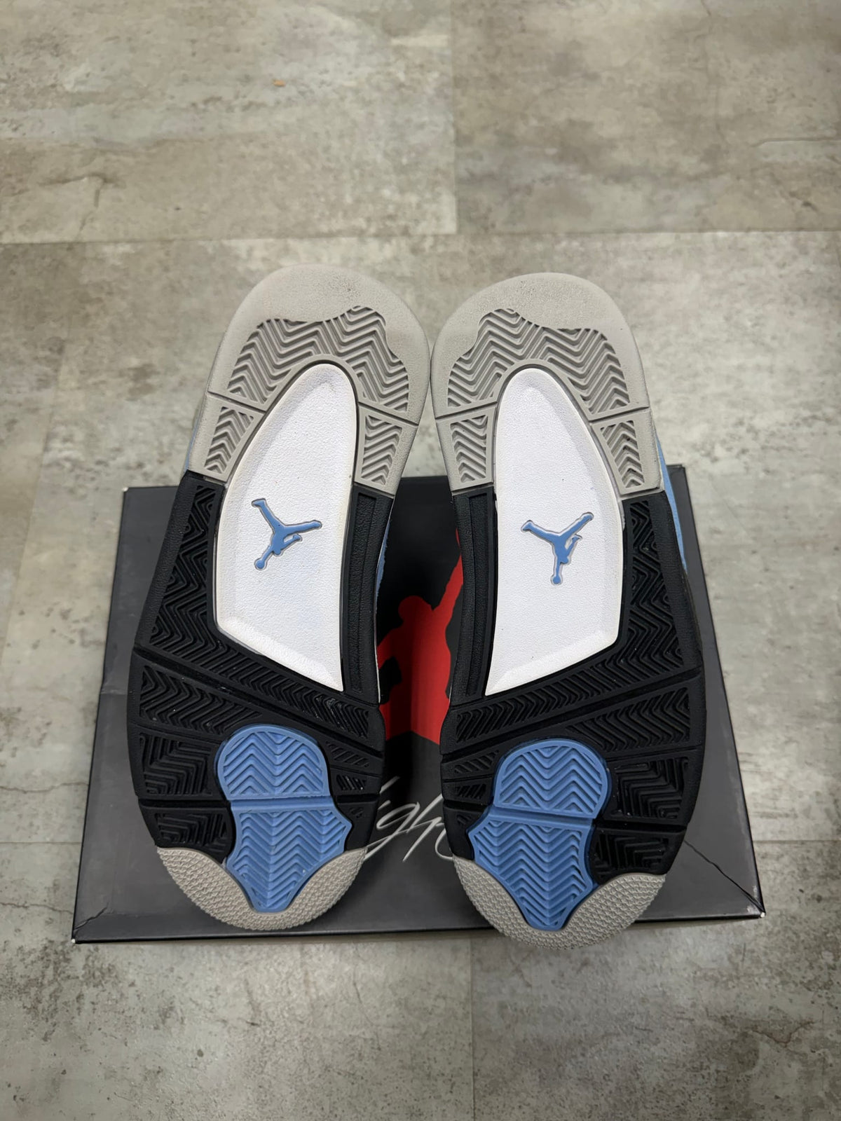 Jordan 4 Retro University Blue