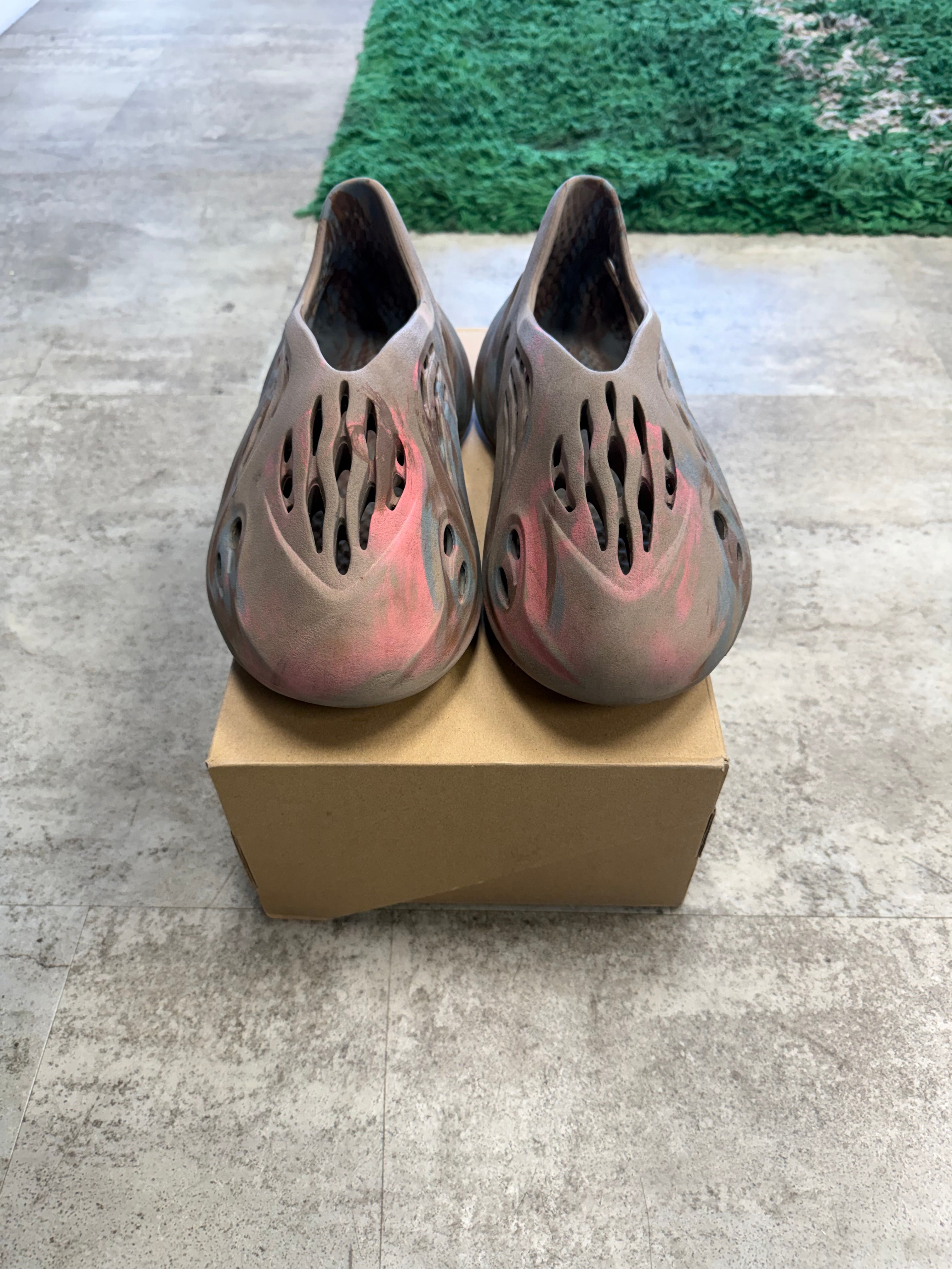 Used Yeezy Foam RNNR MX Sand Grey